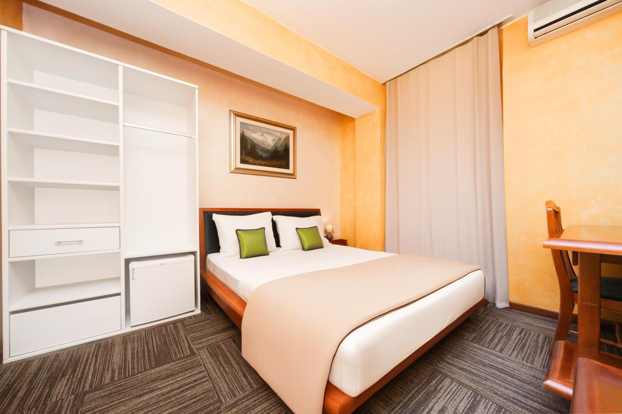 Hotel Kerber พอดโกริกา ภายนอก รูปภาพ