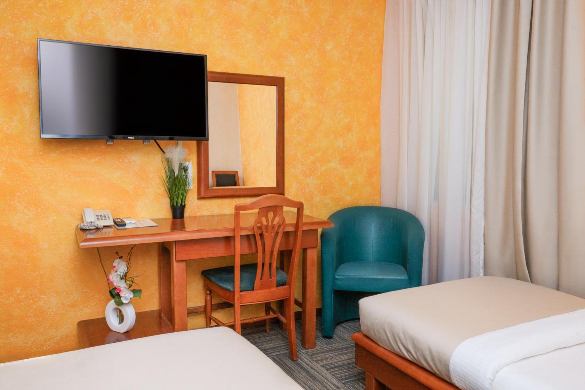 Hotel Kerber พอดโกริกา ภายนอก รูปภาพ
