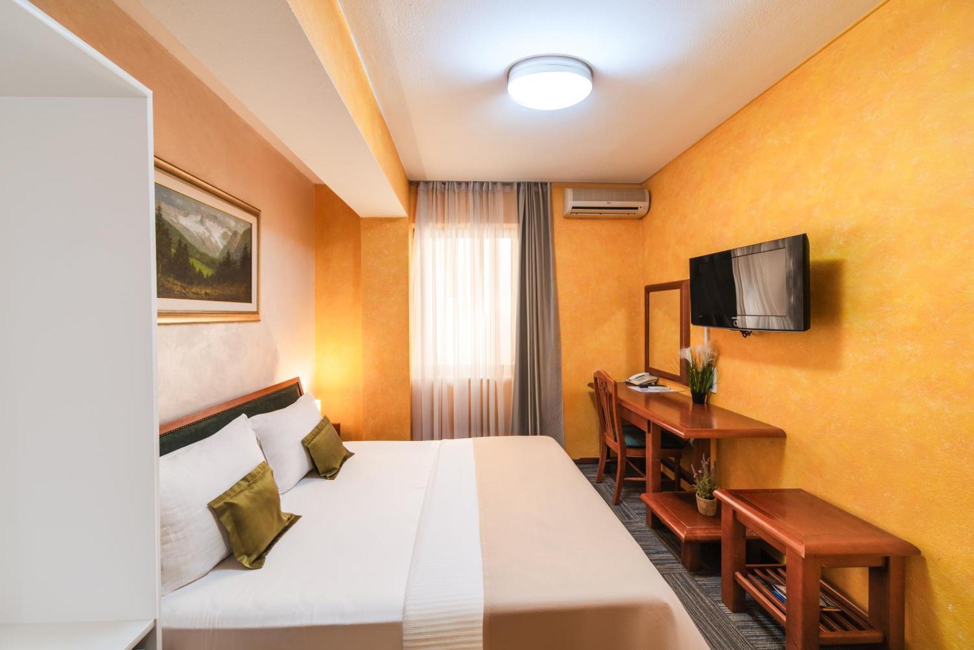 Hotel Kerber พอดโกริกา ภายนอก รูปภาพ
