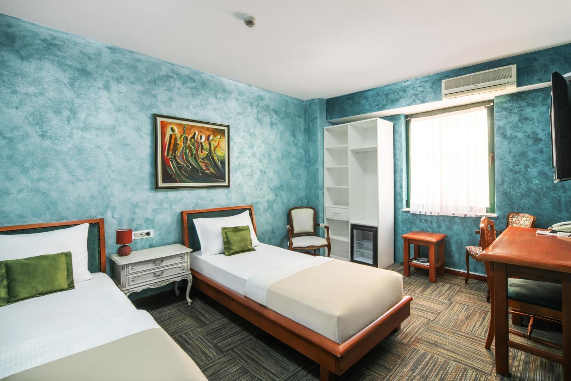 Hotel Kerber พอดโกริกา ภายนอก รูปภาพ