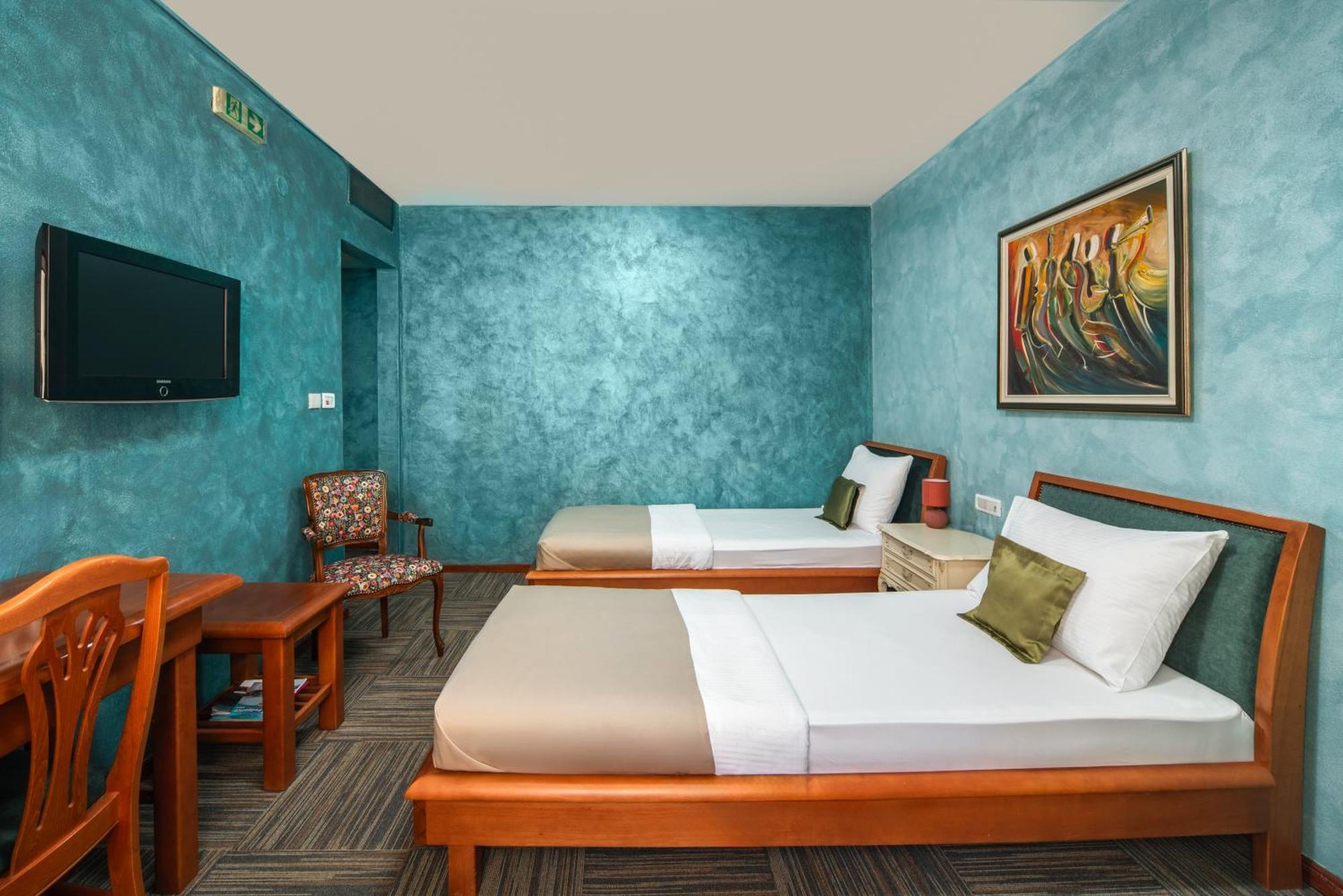 Hotel Kerber พอดโกริกา ภายนอก รูปภาพ