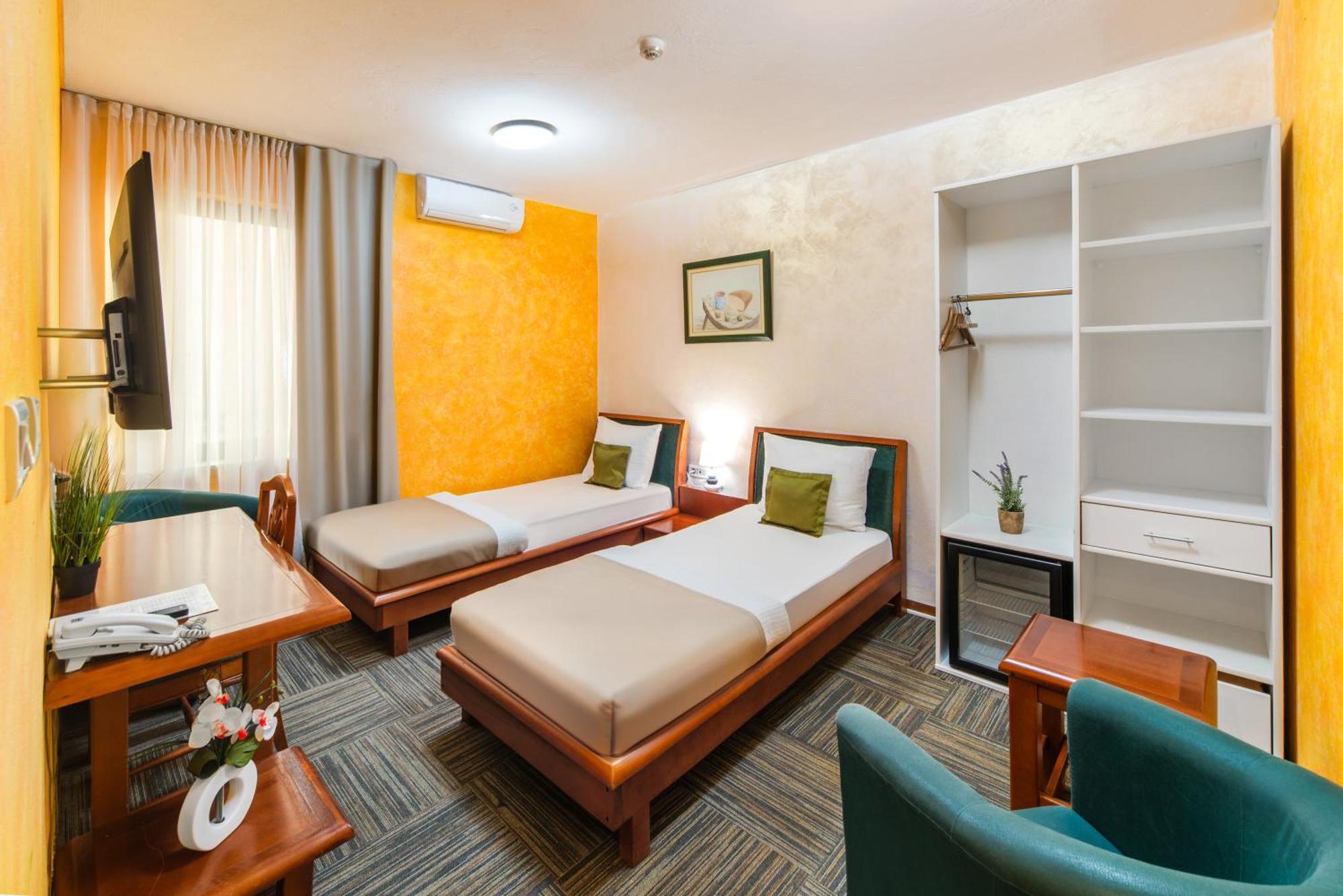 Hotel Kerber พอดโกริกา ภายนอก รูปภาพ